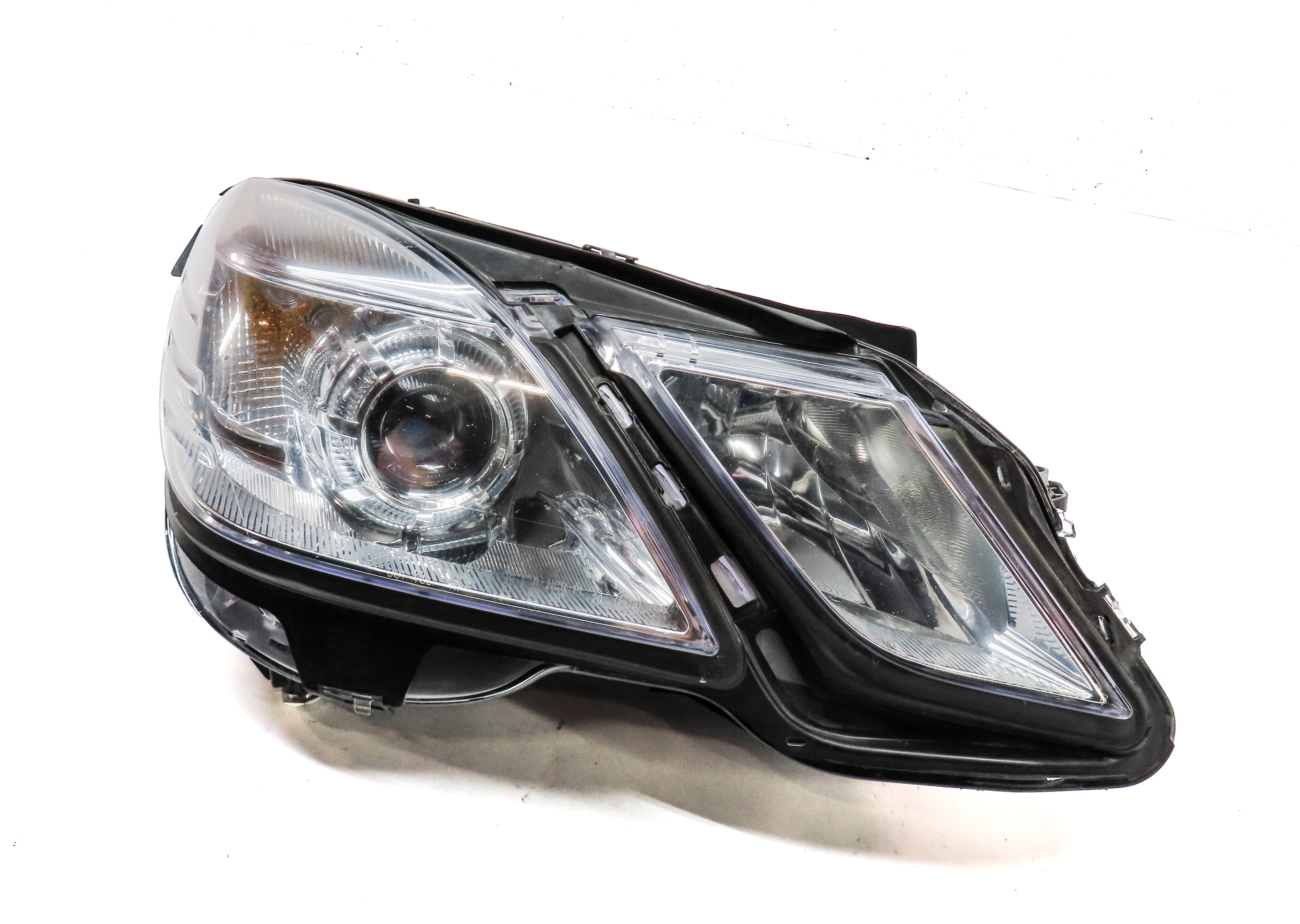 2010-2013 MERCEDES BENZ E300 E350 E400 E550 (W212) RIGHT HALOGEN HEADLIGHT LAMP — exact item pictured
